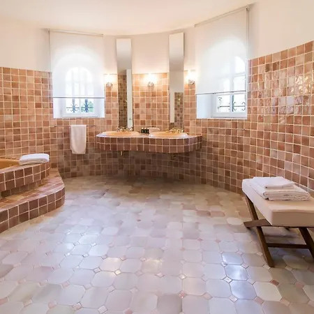 La Bouillabaisse Sleeps 10 Pool Air Con Wifi سان تروبيه