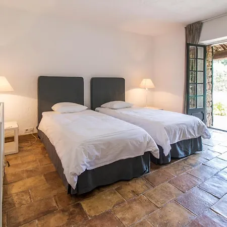 La Bouillabaisse Sleeps 10 Pool Air Con Wifi سان تروبيه