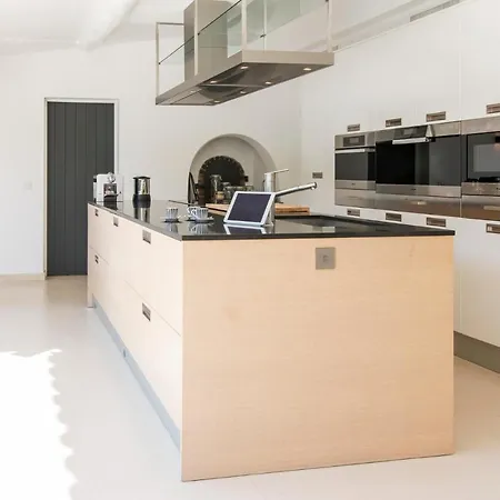 La Bouillabaisse Sleeps 10 Pool Air Con Wifi فيلة